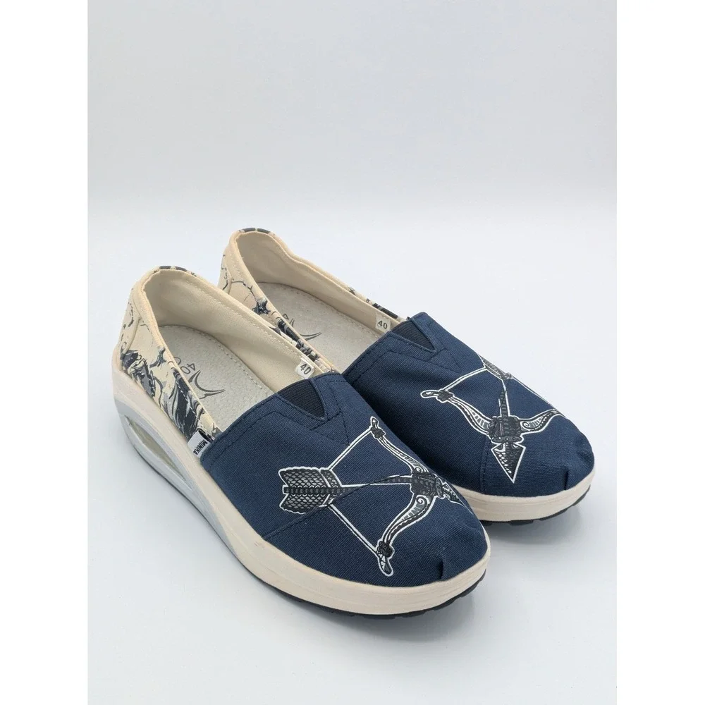 Minika Bow‎ and Arrow Graphic Slip On Sneaker 40 Blue Comfort Casual Rocker Sole